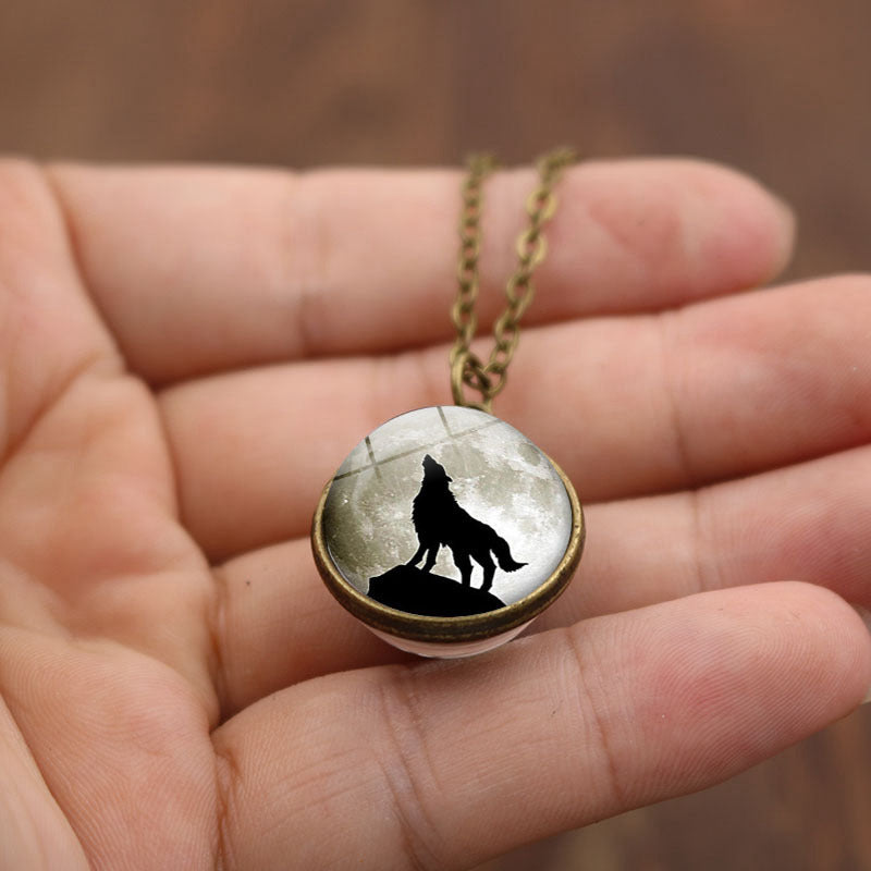wolf pendant necklace