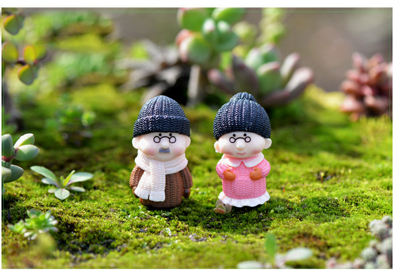 Winter Clothes Grandparents And Son And Old Doll Ornaments