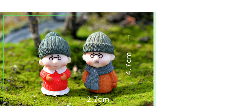 Winter Clothes Grandparents And Son And Old Doll Ornaments