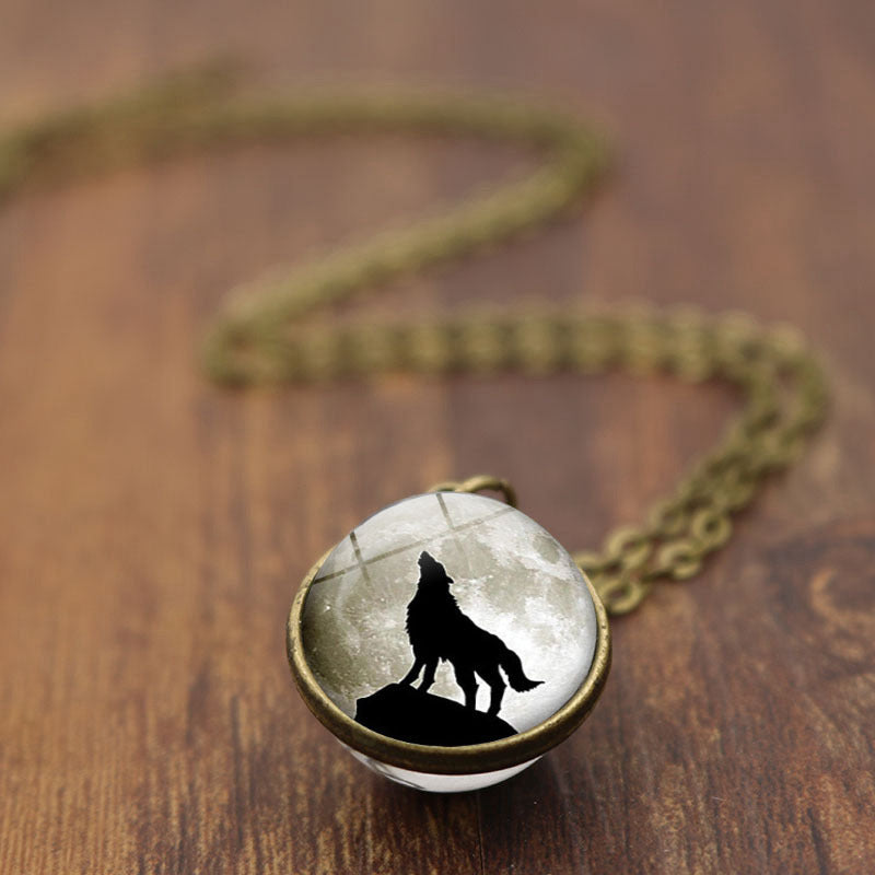wolf pendant necklace