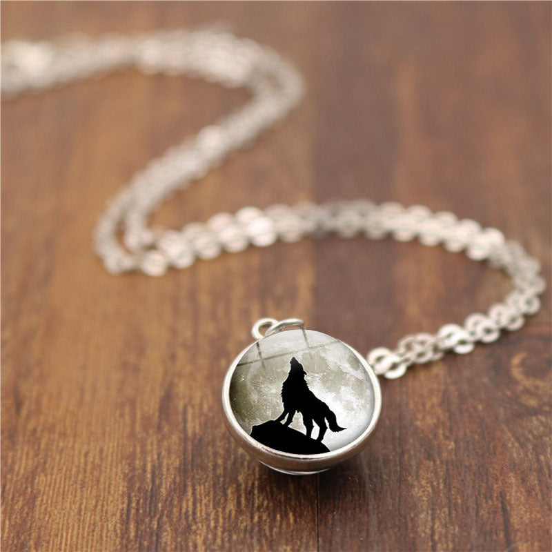 wolf pendant necklace
