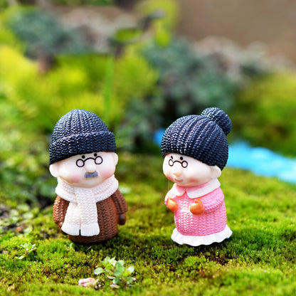 Winter Clothes Grandparents And Son And Old Doll Ornaments